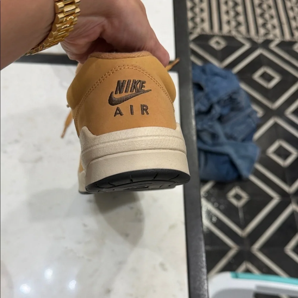 Jordan Men's Brown Sneakers